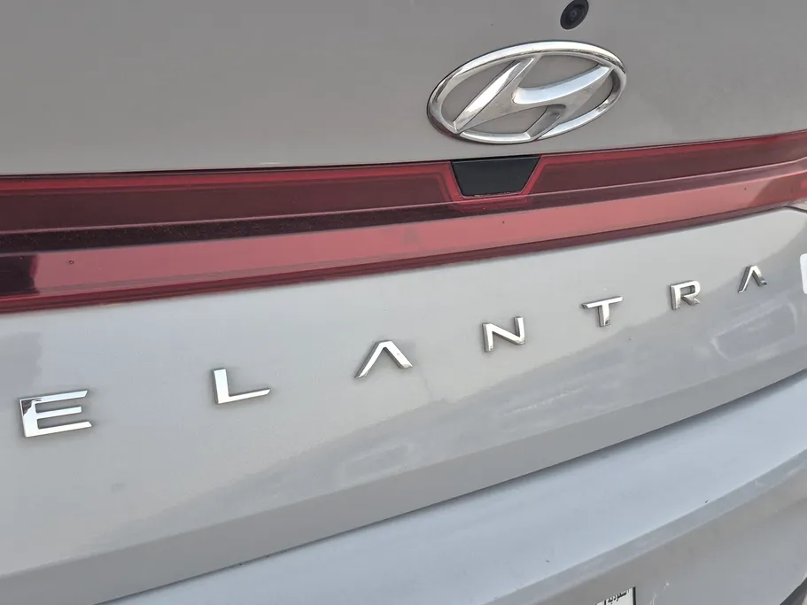 2023 Hyundai Elantra Smart 