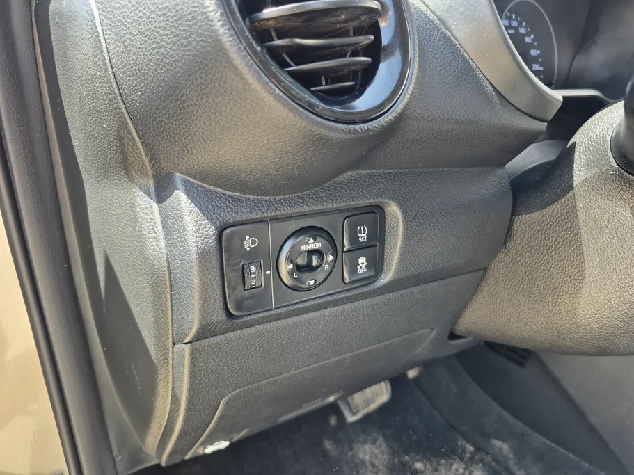 2022 Kia Pegas LX 