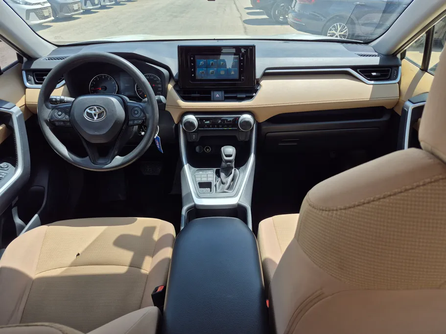 2022 Toyota RAV4 LE 
