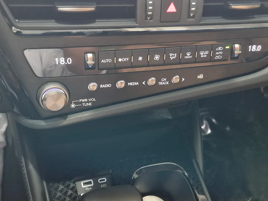 2024 Lexus ES 350 