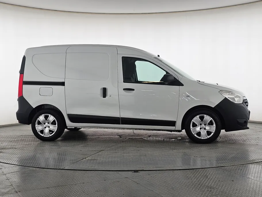 2022 Renault Docker Van بضاعة 