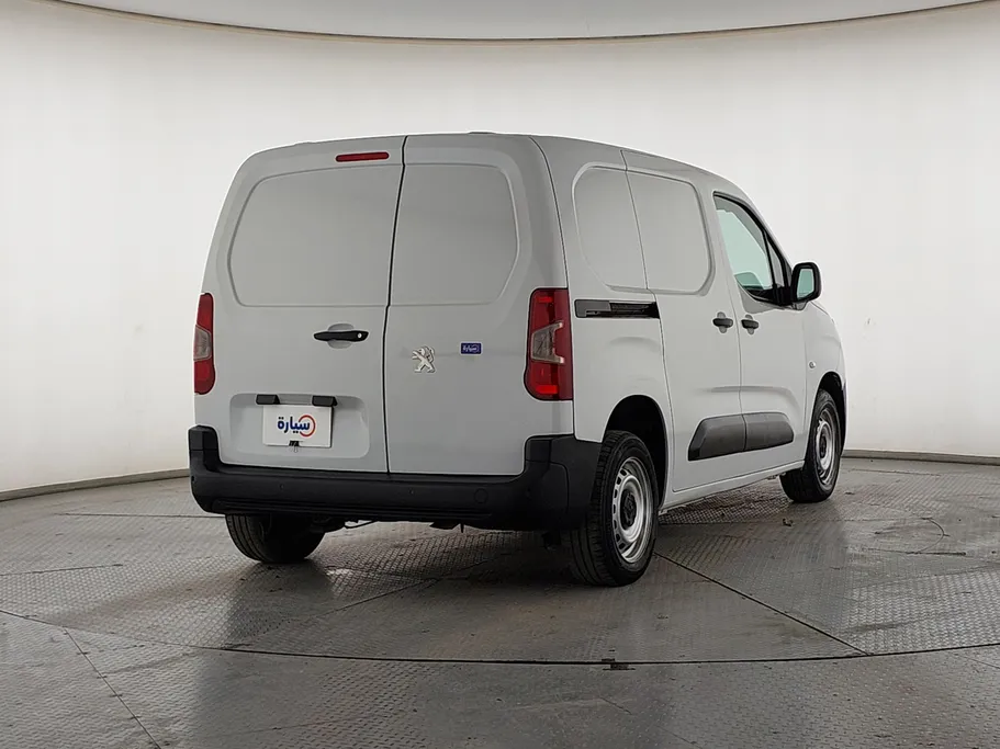 بيجو بارتنر Short van 2023 