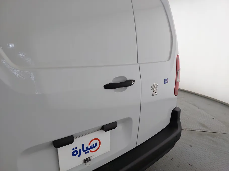 بيجو بارتنر Short van 2023 