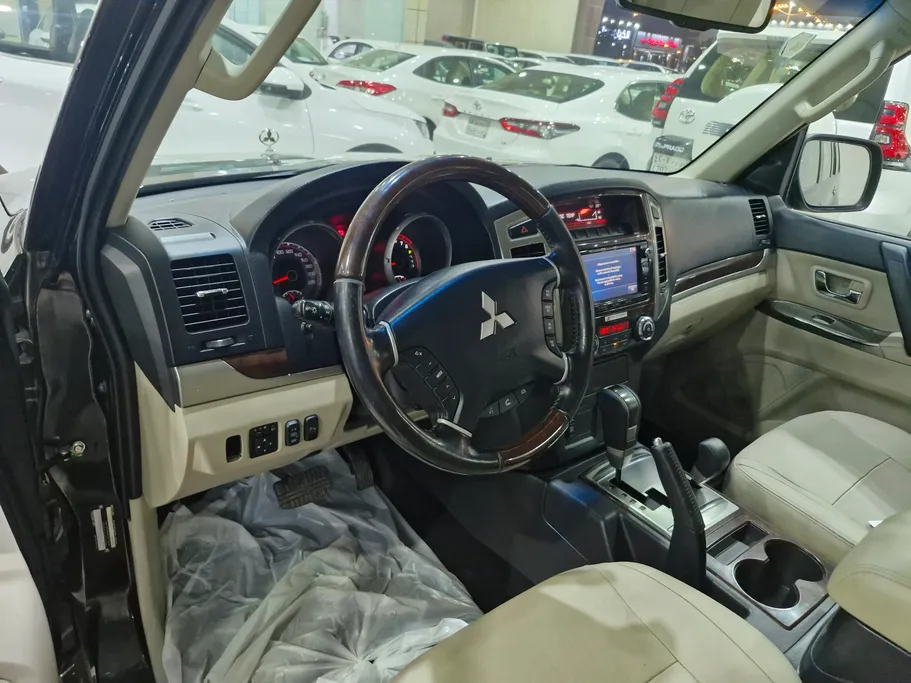 2022 Mitsubishi Pajero GLS 5Doors 