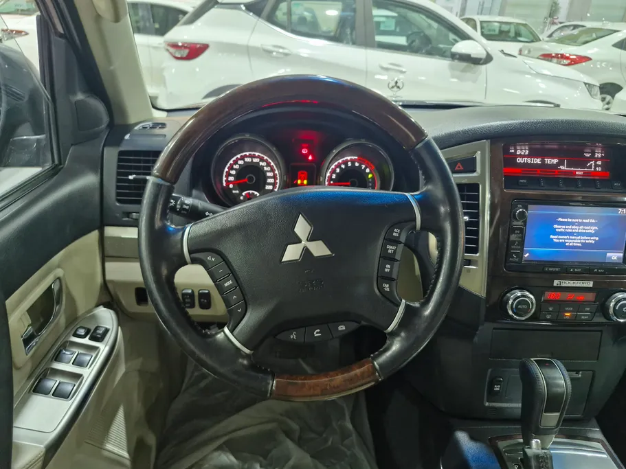 2022 Mitsubishi Pajero GLS 5Doors 