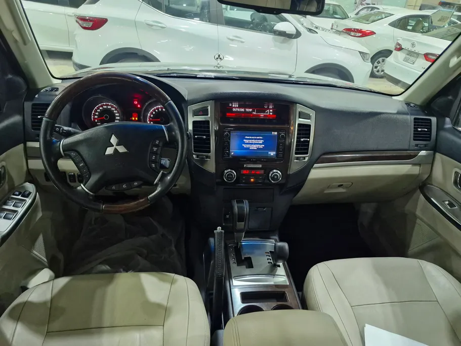 2022 Mitsubishi Pajero GLS 5Doors 