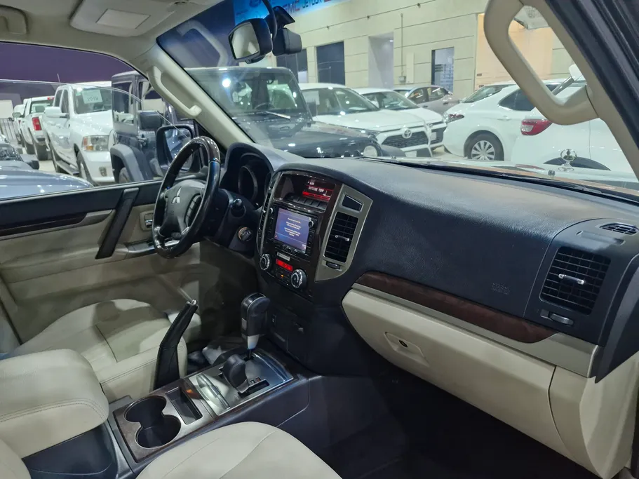 2022 Mitsubishi Pajero GLS 5Doors 