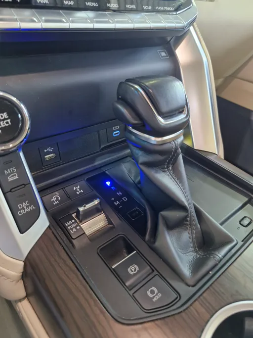 تويوتا لاندكروزر VXR 2024 