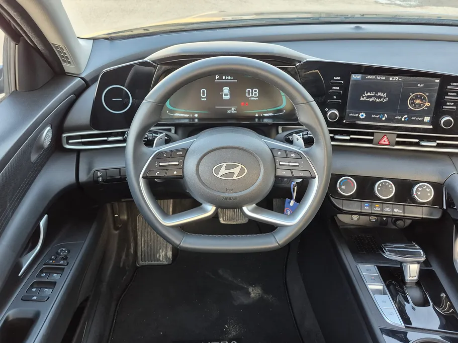 2025 Hyundai Elantra Smart 