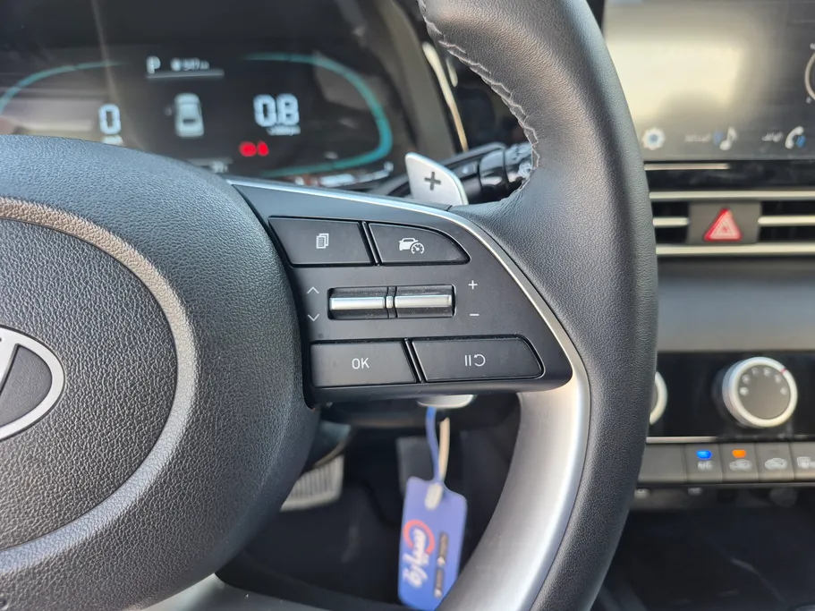 2025 Hyundai Elantra Smart 