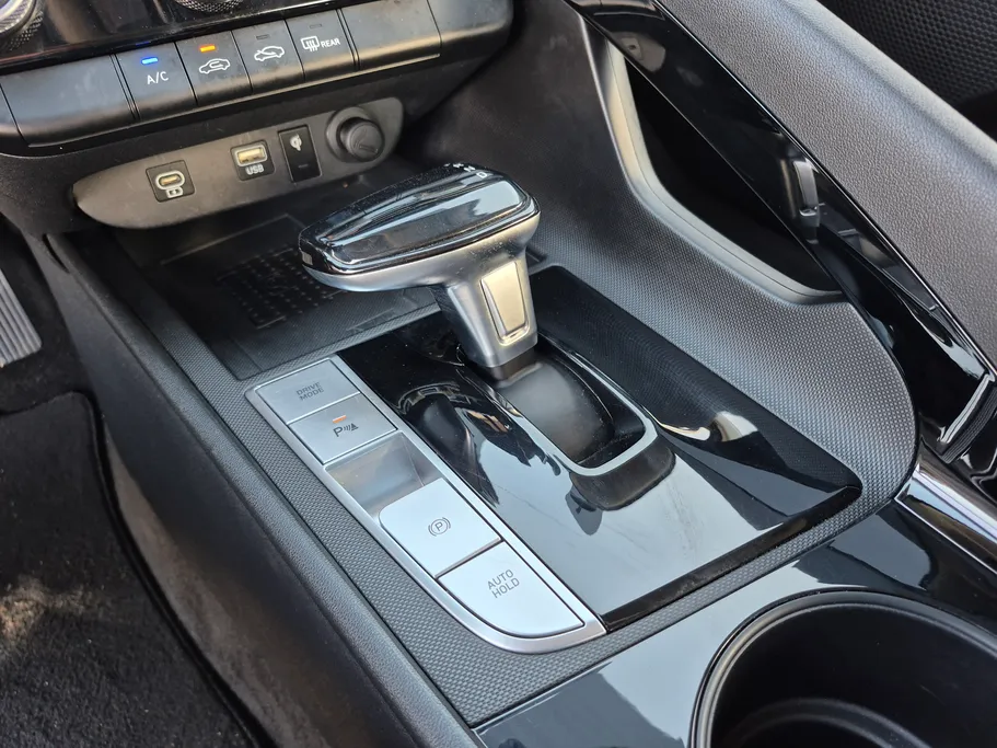 2025 Hyundai Elantra Smart 