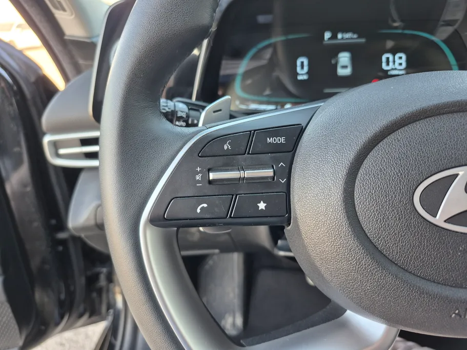 2025 Hyundai Elantra Smart 
