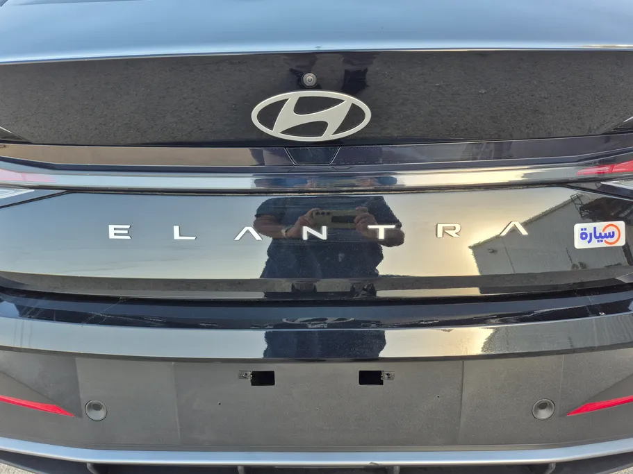 2025 Hyundai Elantra Smart 