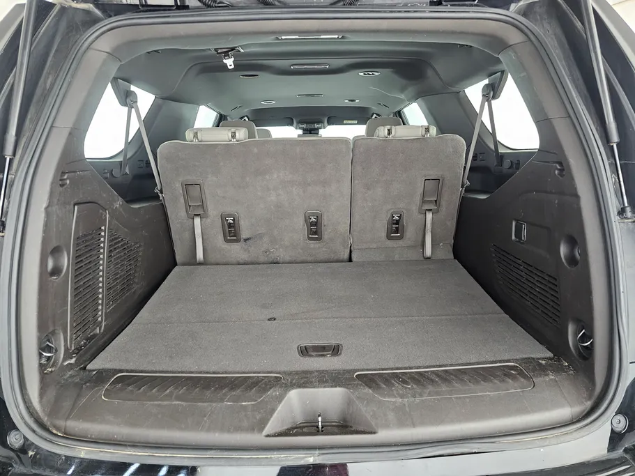 2023 Chevrolet Suburban LS 