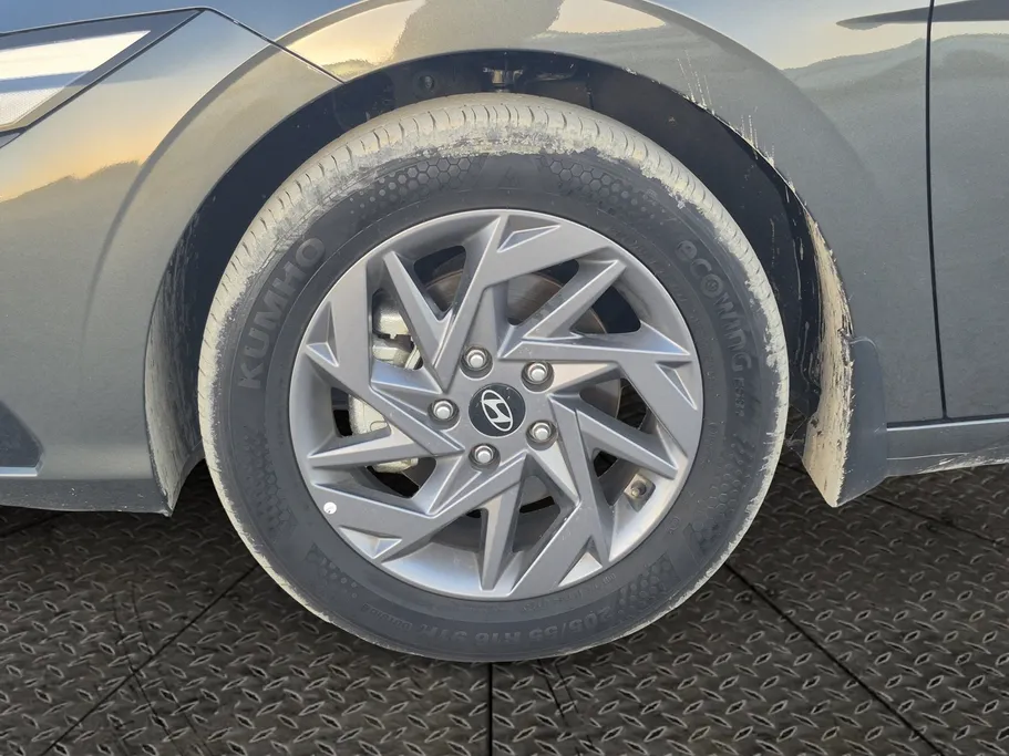 2025 Hyundai Elantra Smart 