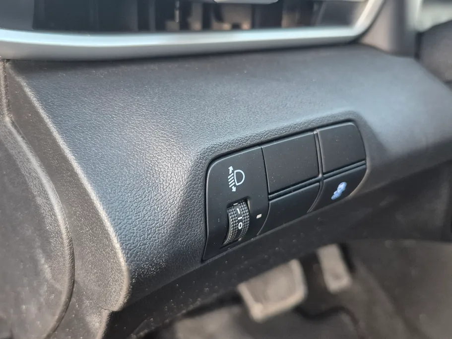 2025 Hyundai Elantra Smart 