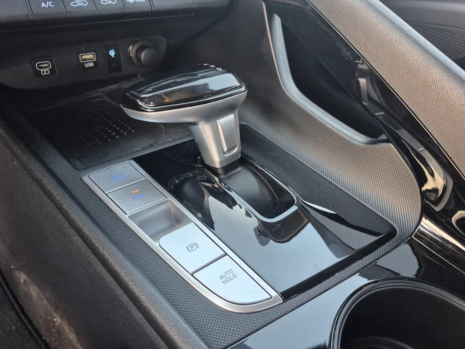 2025 Hyundai Elantra Smart 