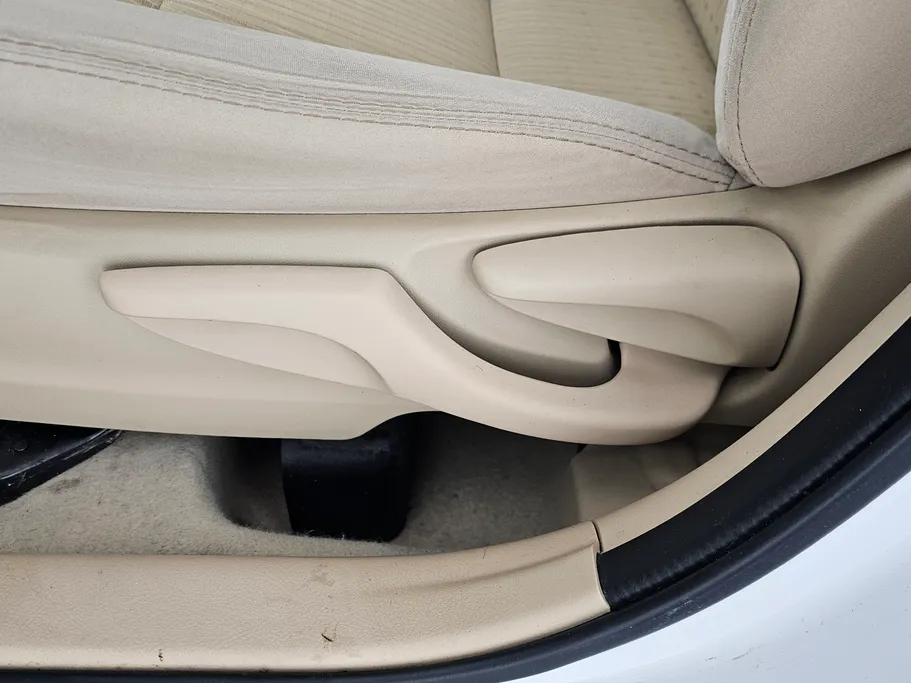 2022 Toyota Yaris  Y 