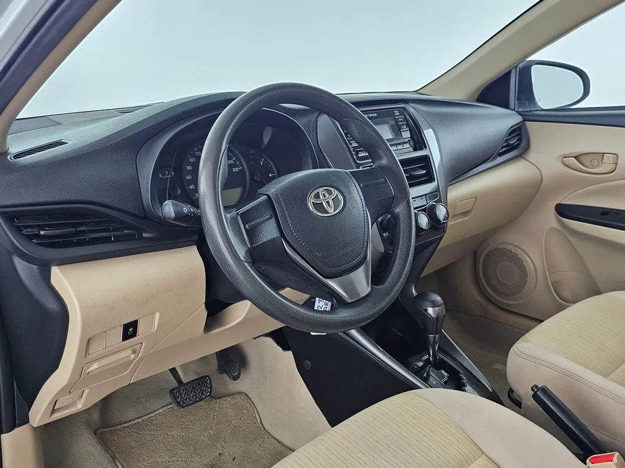 2022 Toyota Yaris  Y 