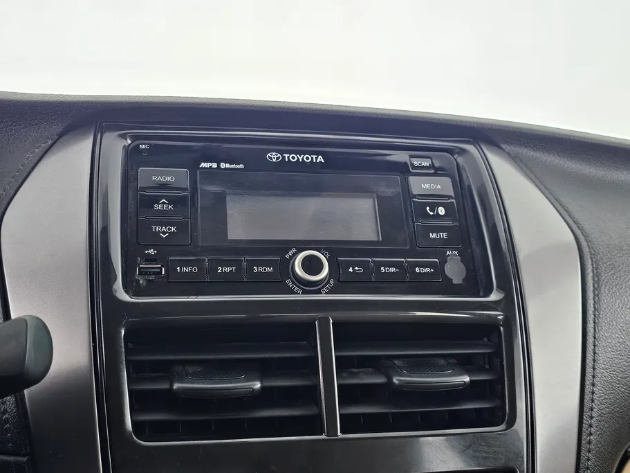 2022 Toyota Yaris  Y 