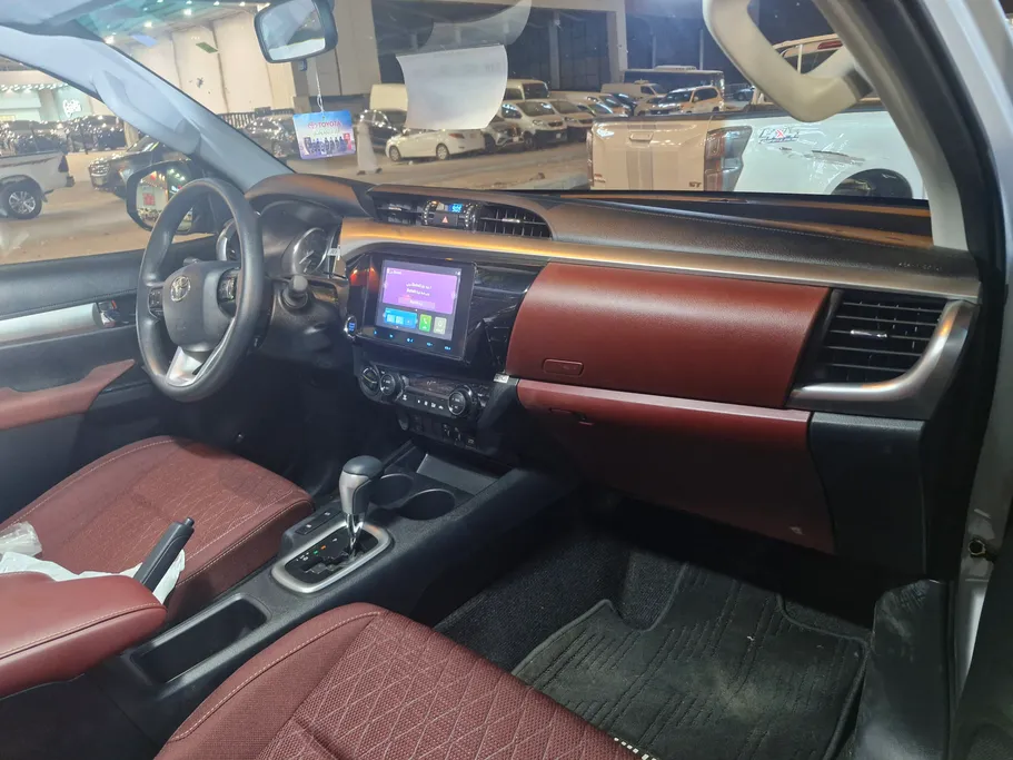 2026 Toyota Hilux SGLX 