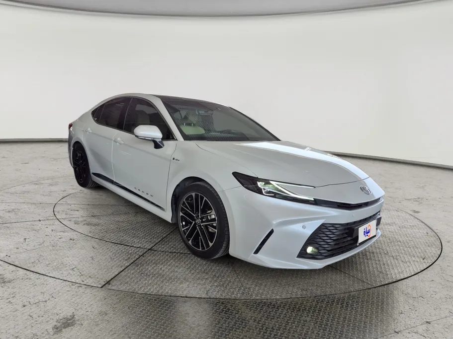 2025 Toyota Camry  LE HEV 