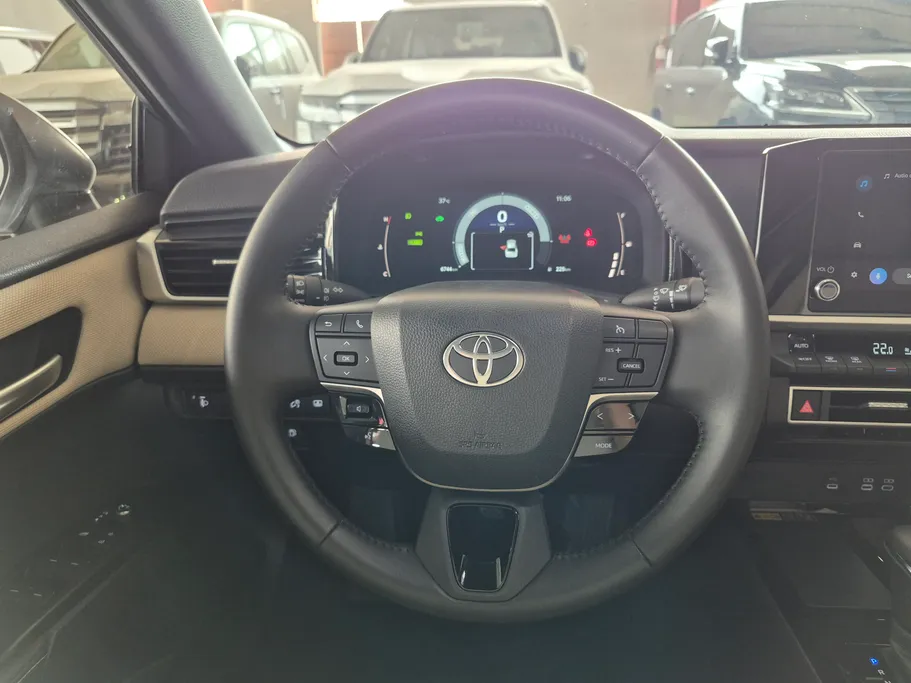 2025 Toyota Camry  LE HEV 