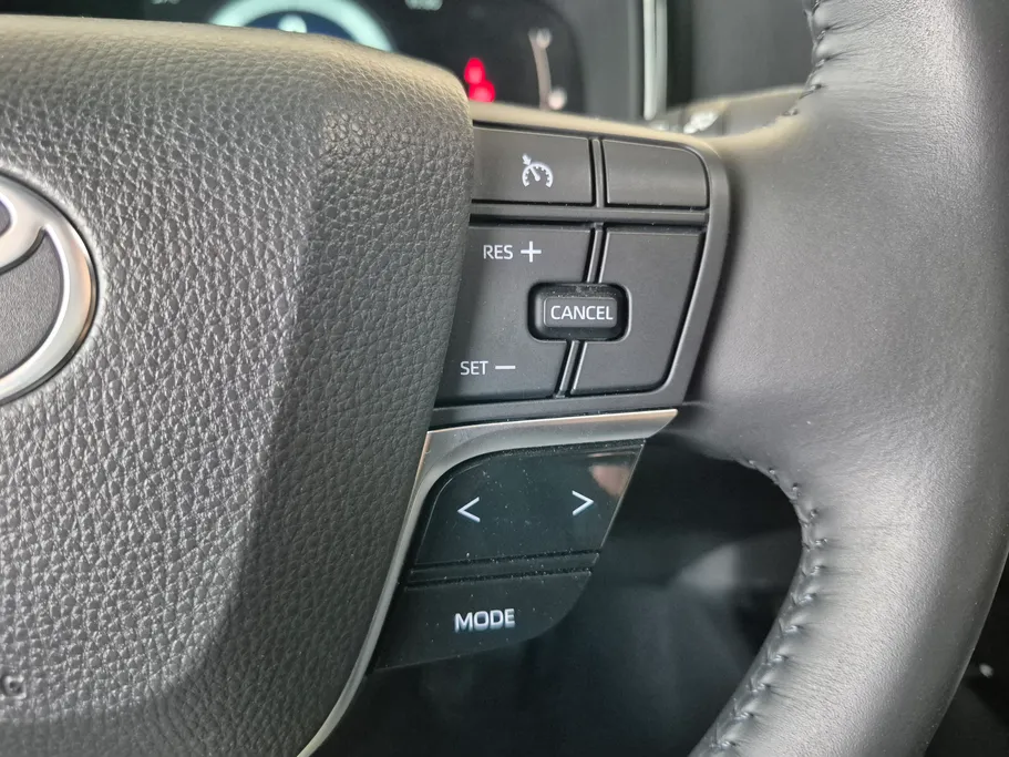 2025 Toyota Camry  LE HEV 