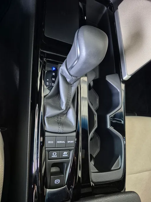 2025 Toyota Camry  LE HEV 