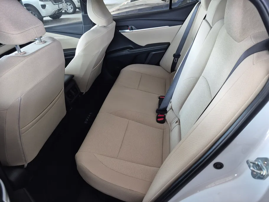 2025 Toyota Camry  LE HEV 