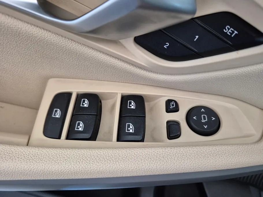 بي ام دبليو الفئة الثالثة 320i  2021 