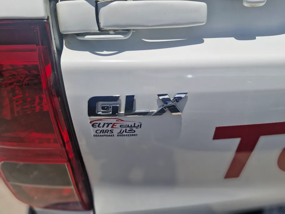 تويوتا هايلكس GLX 2025 