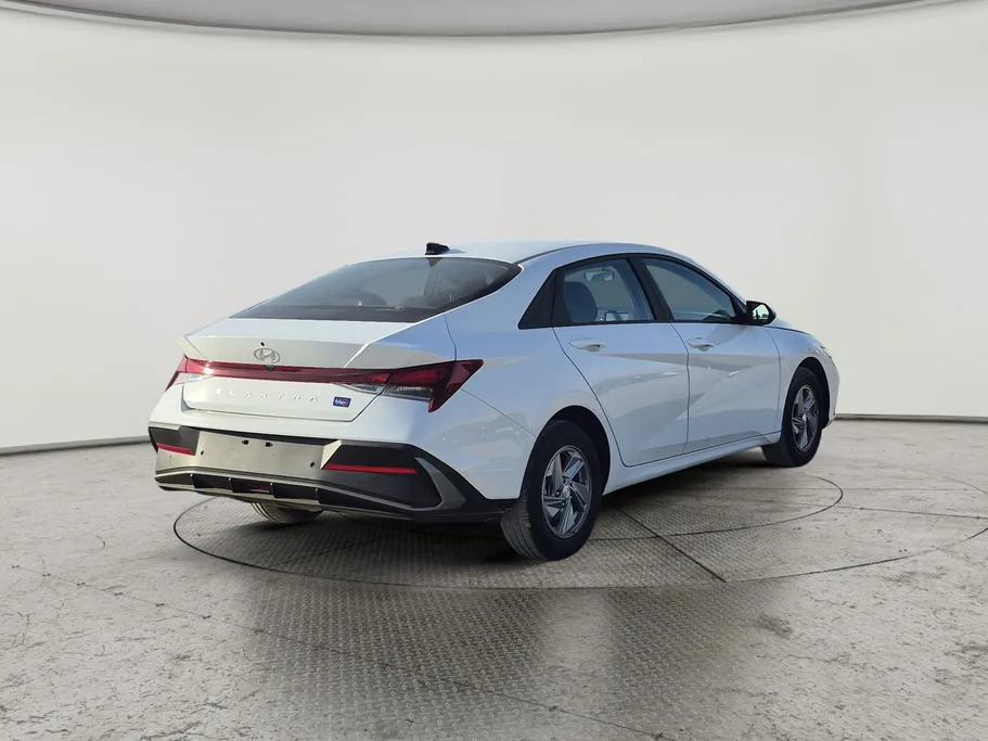2024 Hyundai Elantra Smart 