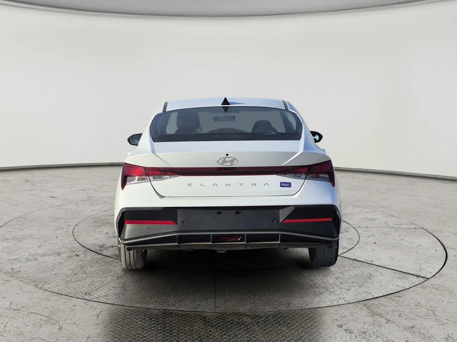 2024 Hyundai Elantra Smart 