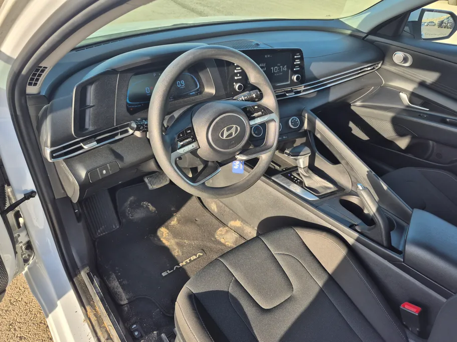 2024 Hyundai Elantra Smart 