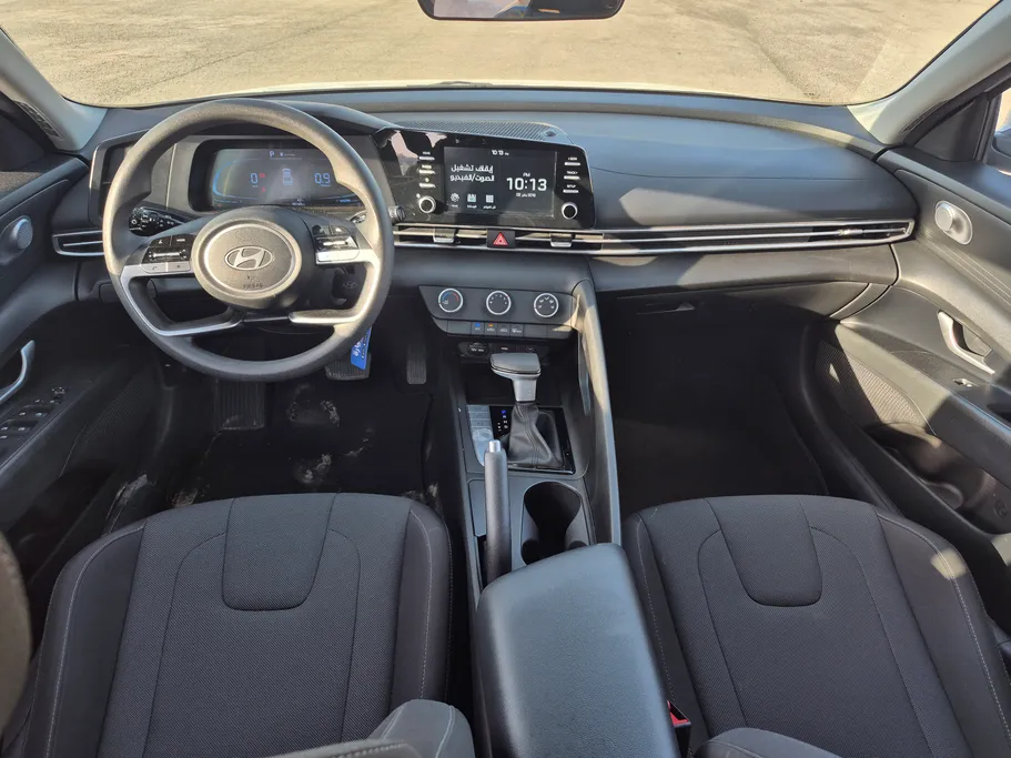 2024 Hyundai Elantra Smart 