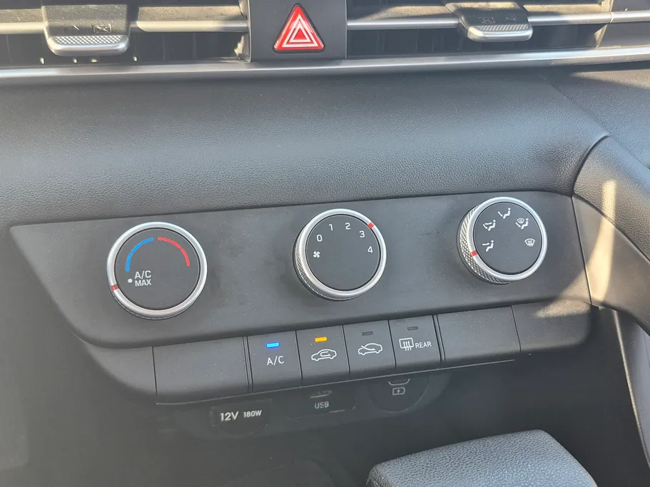 2024 Hyundai Elantra Smart 