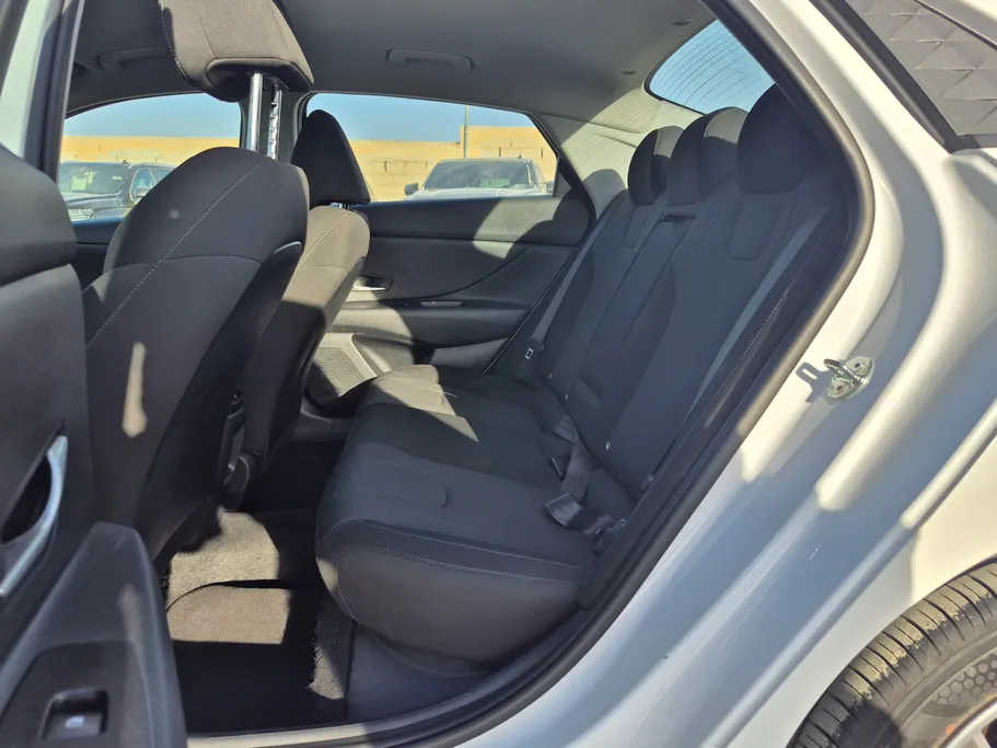 2024 Hyundai Elantra Smart 