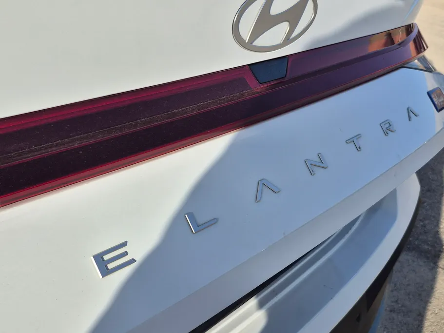 2024 Hyundai Elantra Smart 