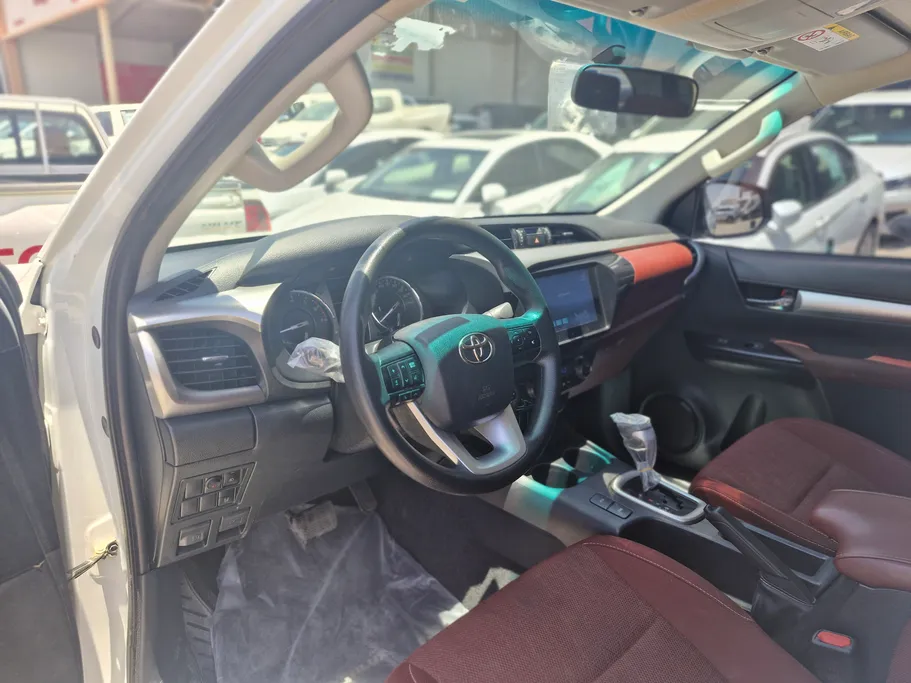 2025 Toyota Hilux SGLX 