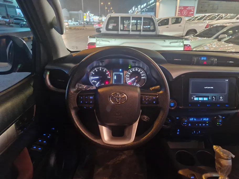2025 Toyota Hilux SGLX 