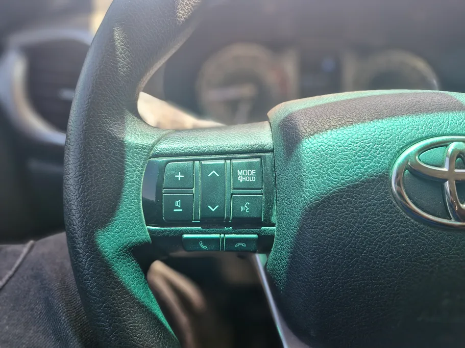 2025 Toyota Hilux SGLX 
