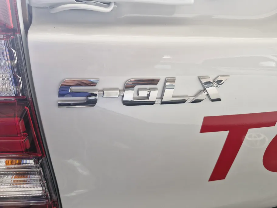 2025 Toyota Hilux SGLX 