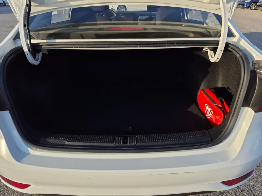 2025 MG 5 STD 