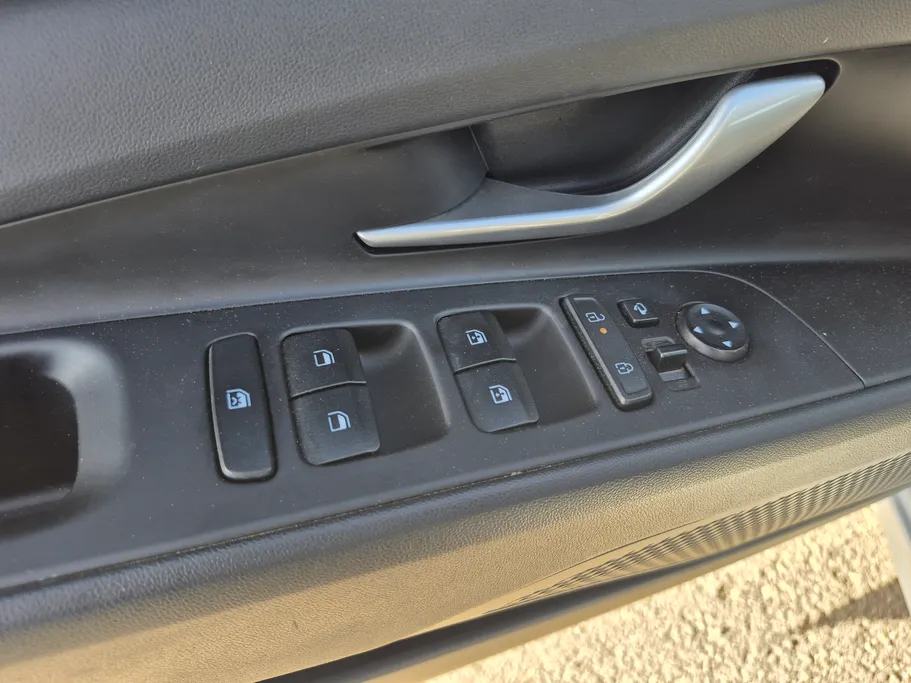 2025 Hyundai Elantra Smart 