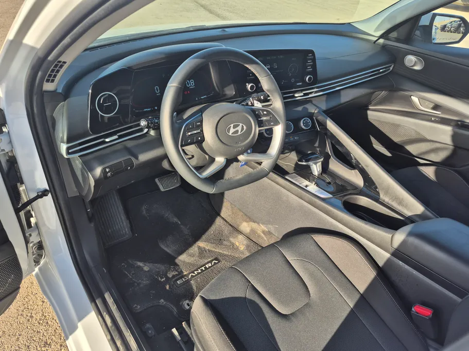 2025 Hyundai Elantra Smart 