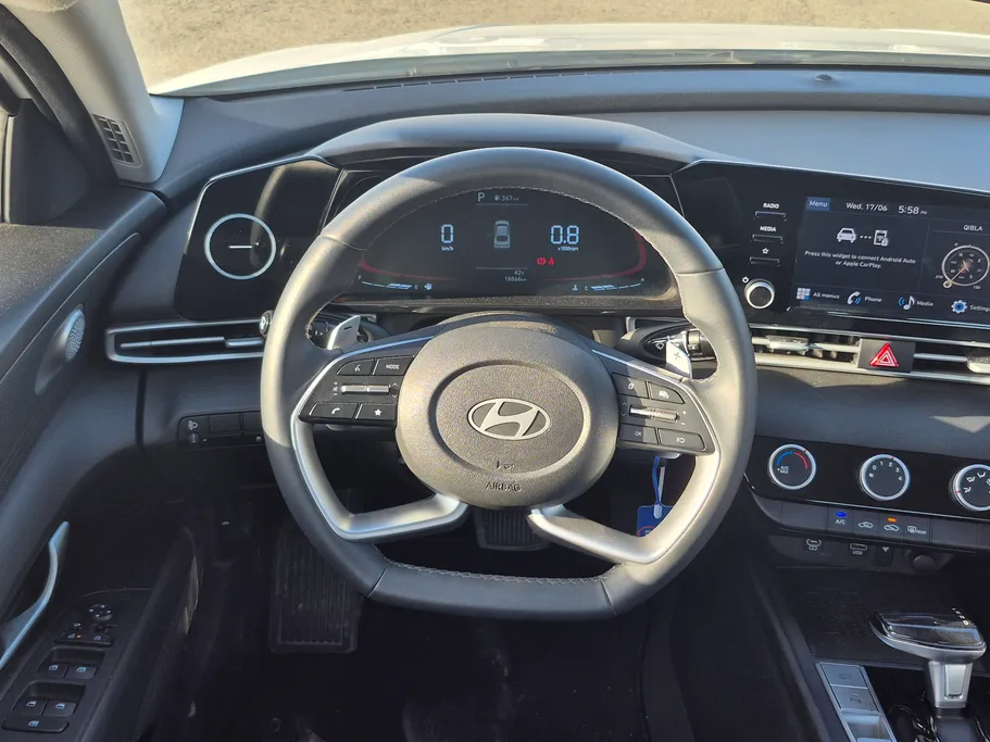 2025 Hyundai Elantra Smart 