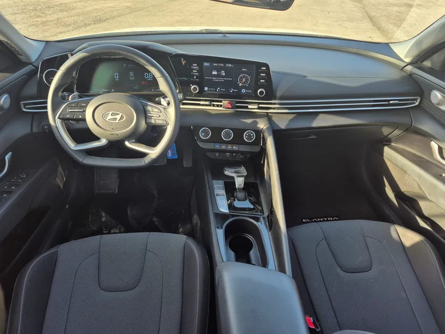 2025 Hyundai Elantra Smart 