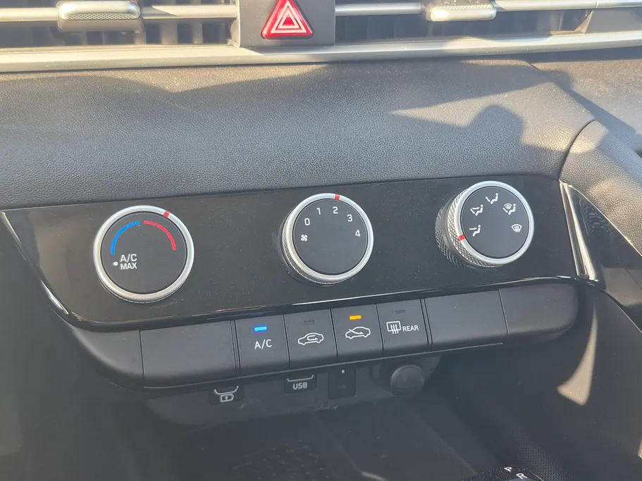 2025 Hyundai Elantra Smart 