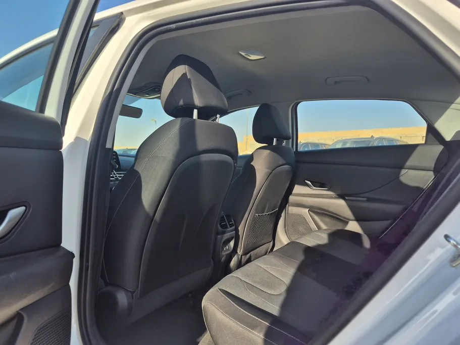 2025 Hyundai Elantra Smart 